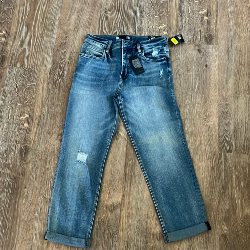 NWT KUT crop